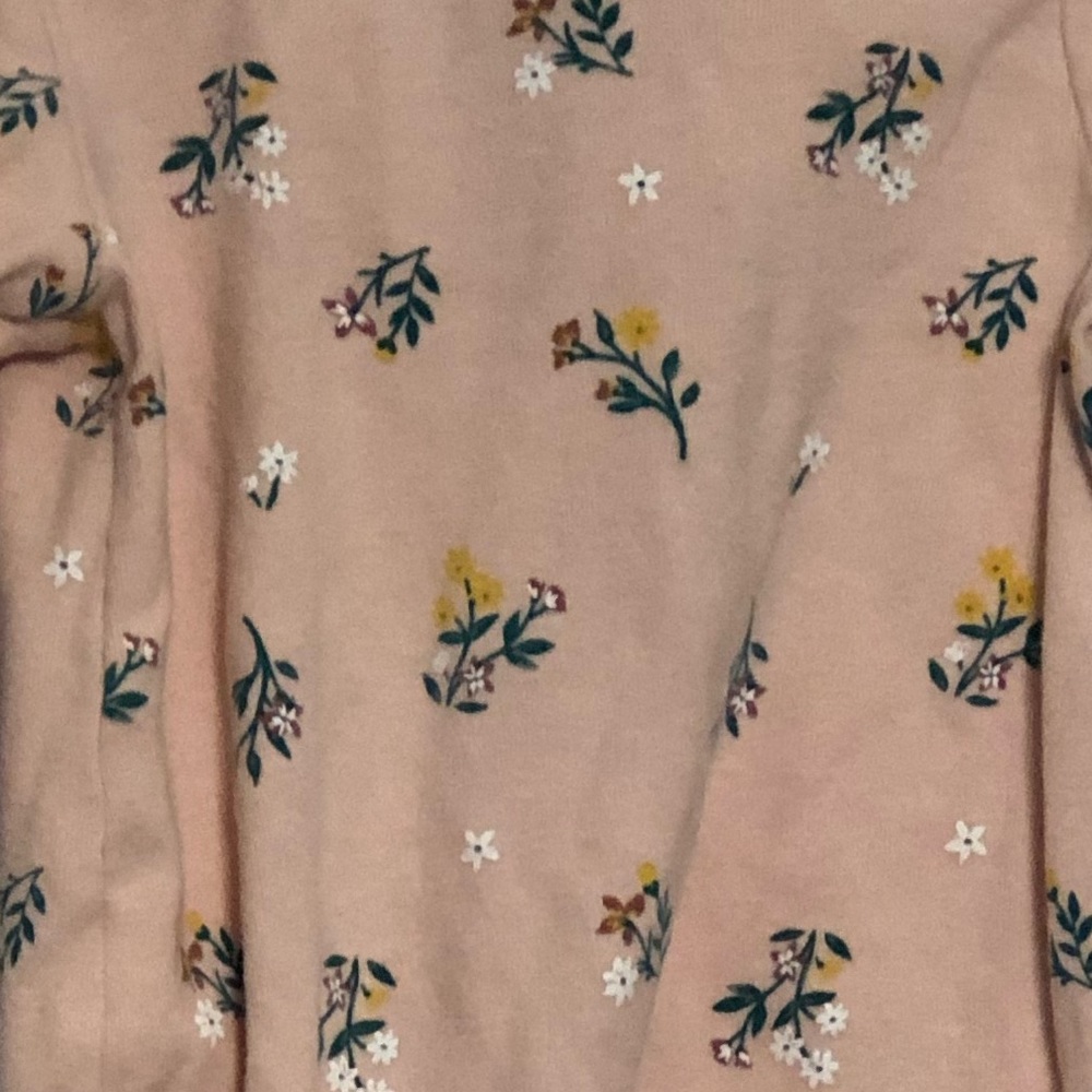 Carter’s pajamas/sleepers set